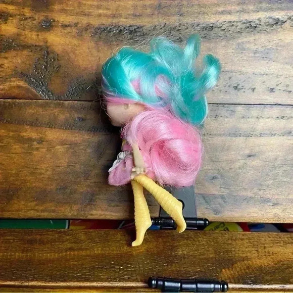 Shopkins Shoppies Season 8 World Vacation Peppa-Mint Doll - Picture 4 of 7